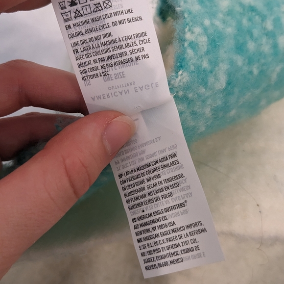 American Eagle Oversized Blanket Scarf - Picture 5 of 6